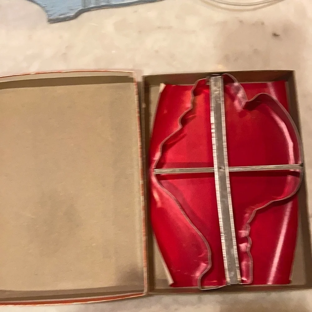 Vintage metal Santa cookie cutter (large) original box Santa Claus Cooky Cutter